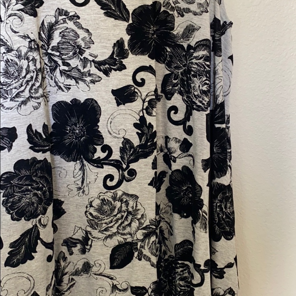 Black velvet flower dress - Picture 3 of 4